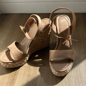 BP Tan Brown Aspidrill Wedge Sandals Worn Once